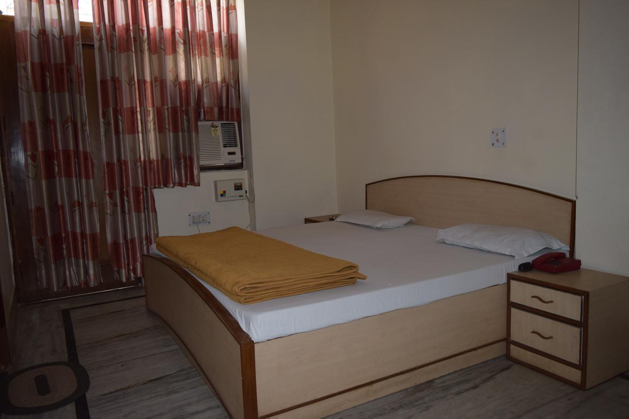 Hotel Raj Palace Rishikesh Bagian luar foto