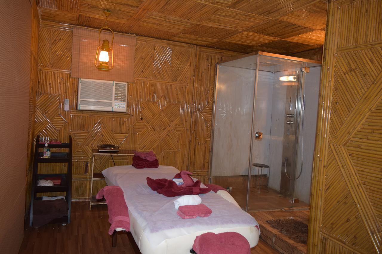 Hotel Raj Palace Rishikesh Bagian luar foto