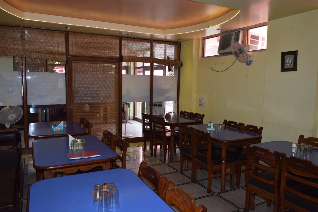 Hotel Raj Palace Rishikesh Bagian luar foto