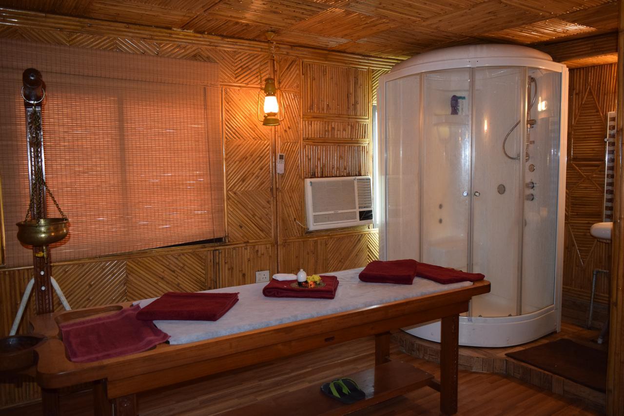 Hotel Raj Palace Rishikesh Bagian luar foto
